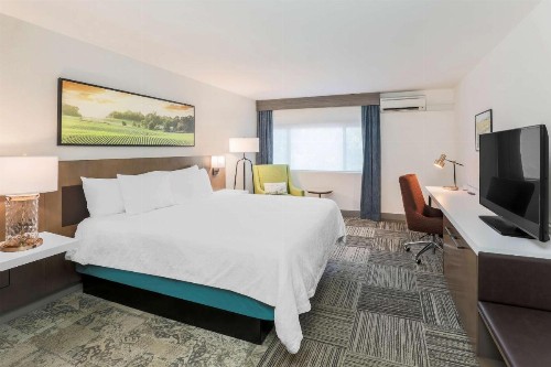 Hilton Garden Inn Davis Downtown - image 9