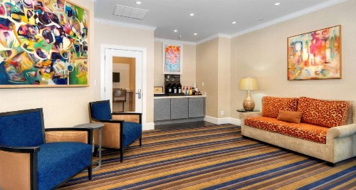 Best Western Plus Palm Court Hotel - image 25