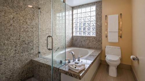 Best Western Plus Palm Court Hotel - image 26