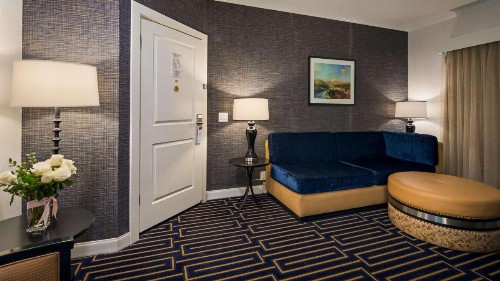 Best Western Plus Palm Court Hotel - image 31