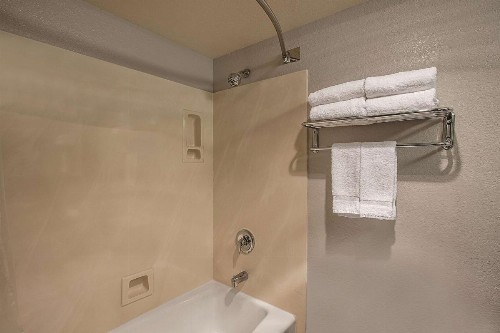 La Quinta by Wyndham Davis - image 11