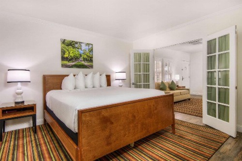 Aggie Inn Ascend Hotel Collection - image 11