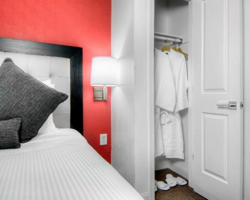 Aggie Inn Ascend Hotel Collection - image 16