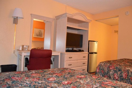 Travelers Inn - image 13