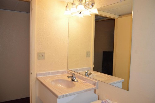 Travelers Inn - image 19