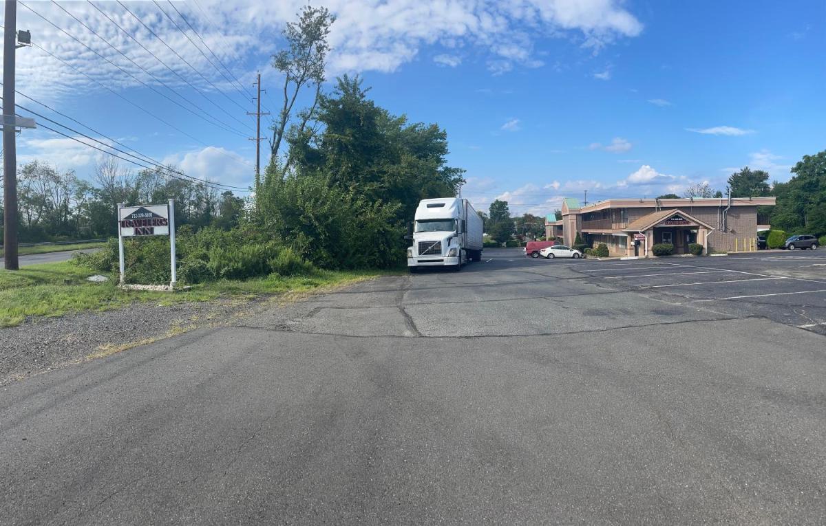 Travelers Inn - image 2
