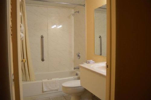 Travelers Inn - image 22