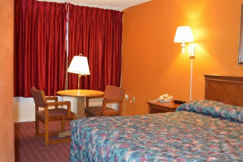 Travelers Inn - image 30
