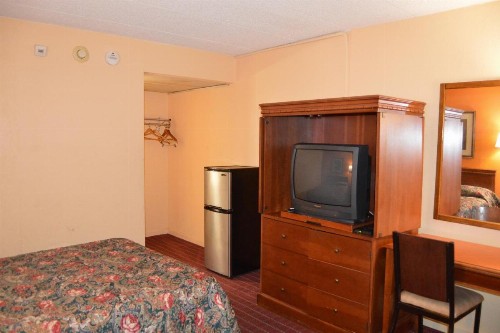 Travelers Inn - image 31