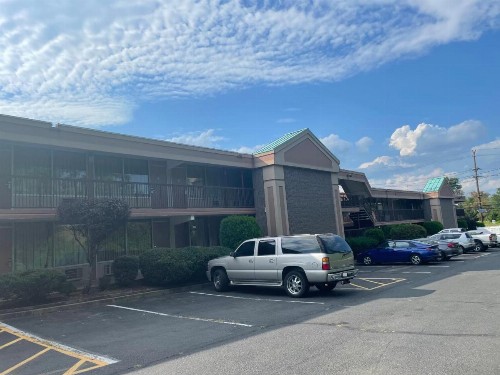 Travelers Inn - image 6