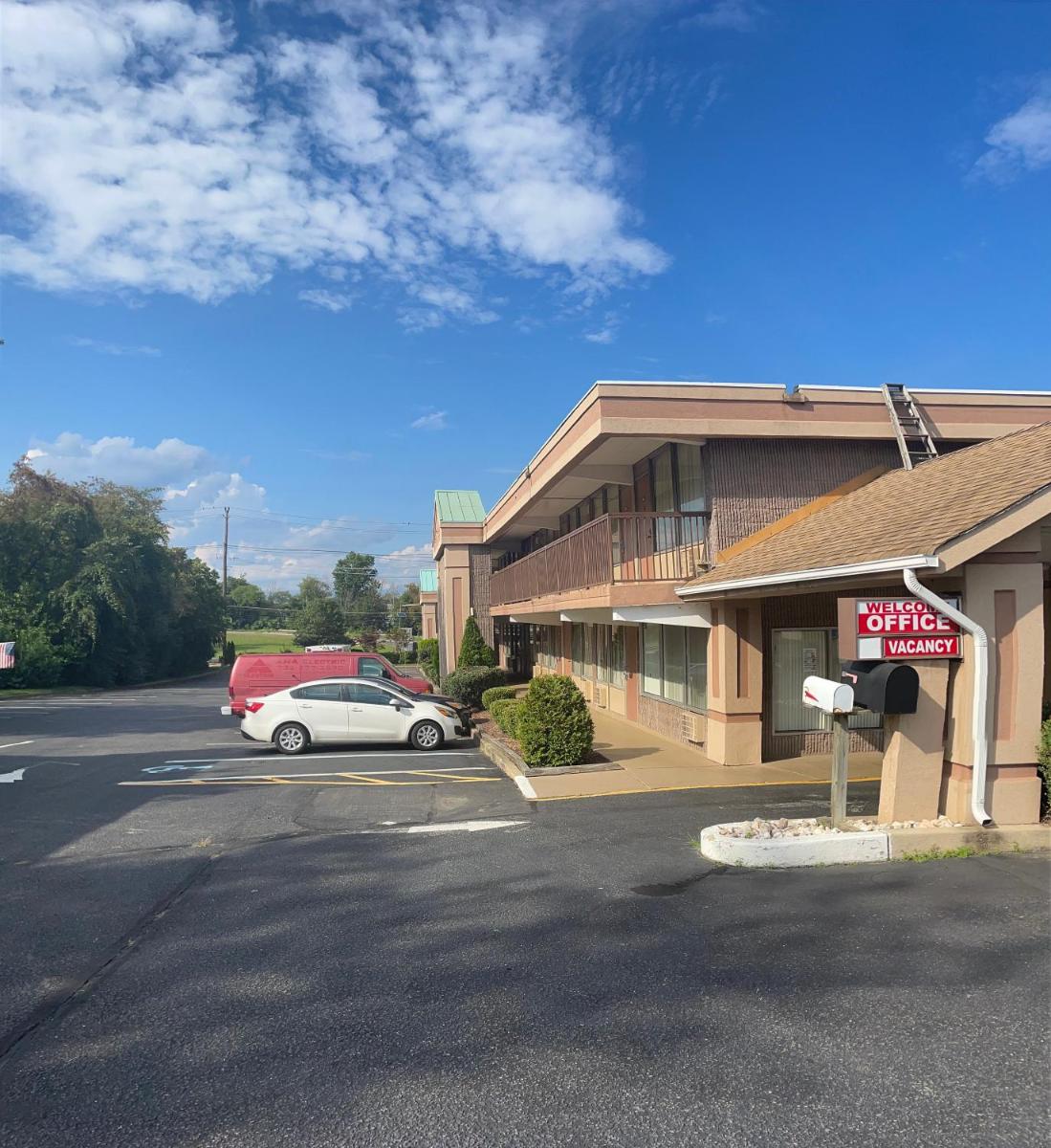 Travelers Inn - image 7