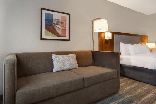 Hampton Inn & Suites Dayton-Vandalia - image 10