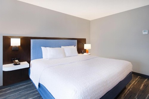 Hampton Inn & Suites Dayton-Vandalia - image 13