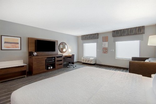 Hampton Inn & Suites Dayton-Vandalia - image 4
