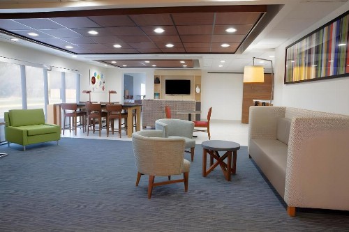 Holiday Inn Express Hotel & Suites Dayton-Huber Heights