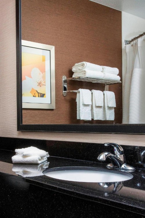 Fairfield Inn & Suites by Marriott Dayton South - image 13