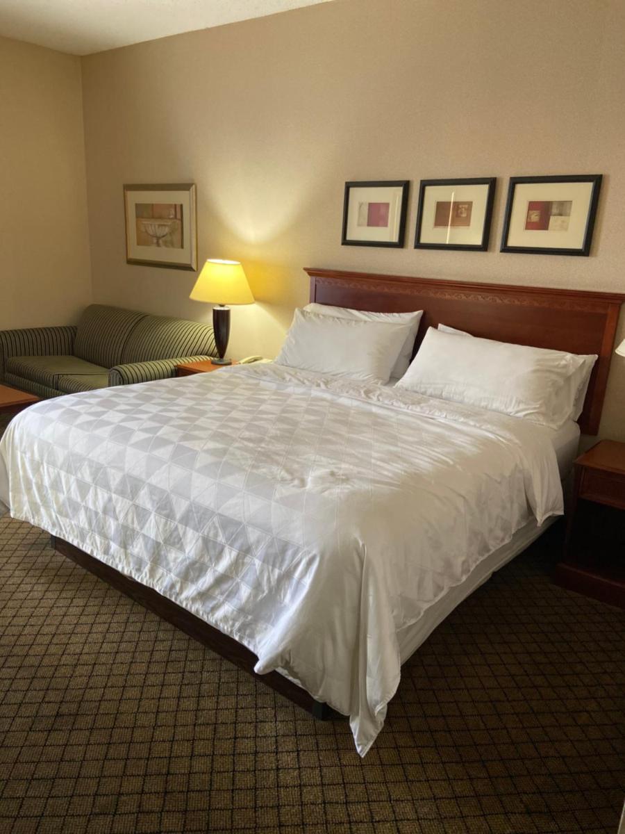 Holiday Inn Dayton/Fairborn I-675 an IHG Hotel - image 3