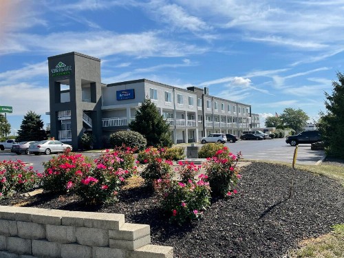 Red Lion Inn & Suites Dayton Airport - image 10