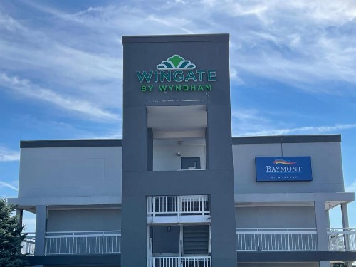 Red Lion Inn & Suites Dayton Airport - image 16