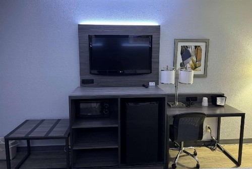 Red Lion Inn & Suites Dayton Airport - image 18