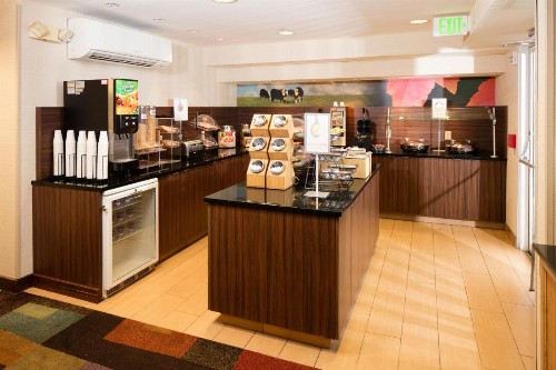Red Lion Inn & Suites Dayton Airport - image 38