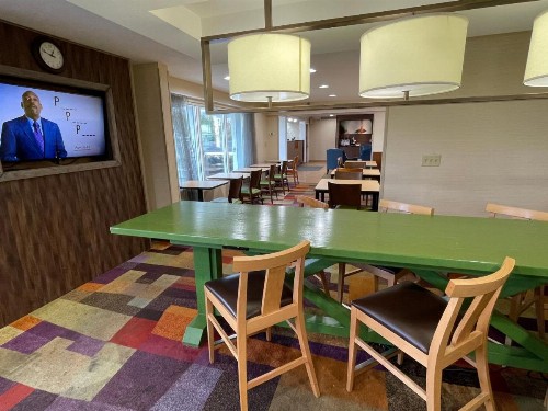 Red Lion Inn & Suites Dayton Airport - image 46