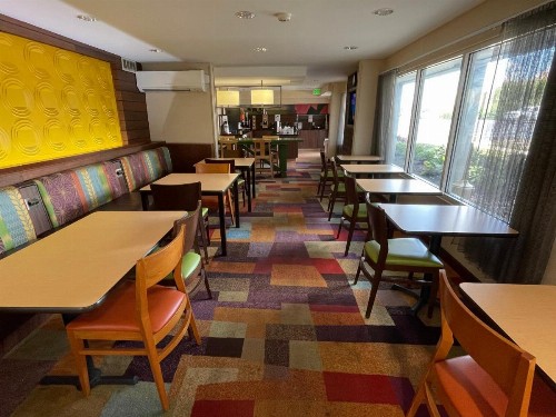 Red Lion Inn & Suites Dayton Airport - image 49