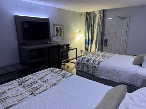 Red Lion Inn & Suites Dayton Airport - image 50