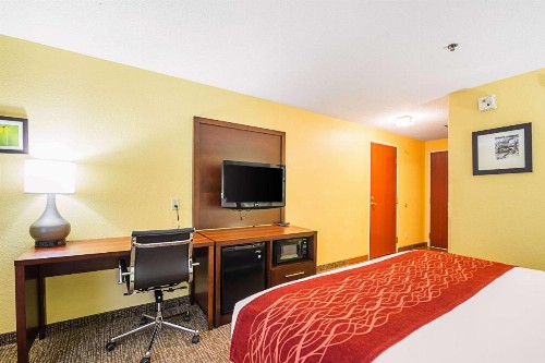 Comfort Inn & Suites Dayton - image 21