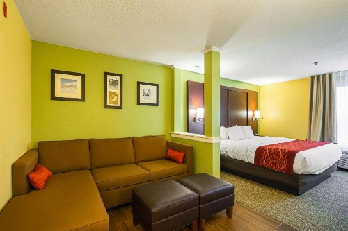 Comfort Inn & Suites Dayton - image 22