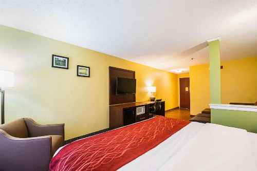Comfort Inn & Suites Dayton - image 23