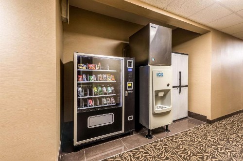 Comfort Inn & Suites Dayton - image 25
