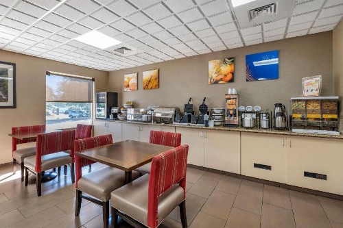 Comfort Inn & Suites Dayton - image 29