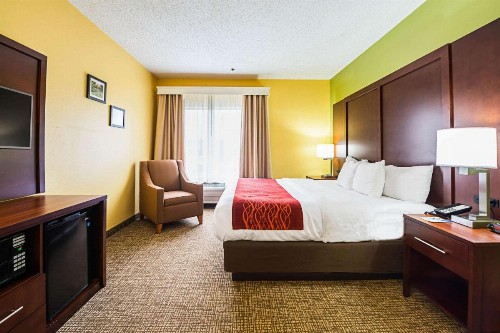 Comfort Inn & Suites Dayton - image 30