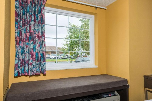 Microtel Inn & Suites by Wyndham Riverside - image 25