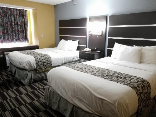 Microtel Inn & Suites by Wyndham Riverside - image 29