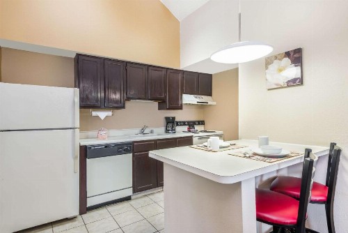 Hawthorn Suites Dayton North - image 14
