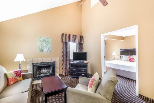 Hawthorn Suites Dayton North - image 17