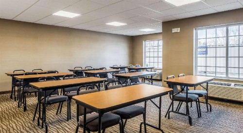 Comfort Inn & Suites Dayton North - image 10