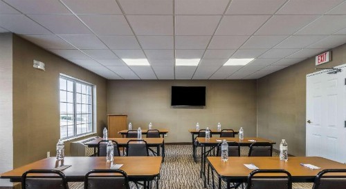 Comfort Inn & Suites Dayton North - image 14
