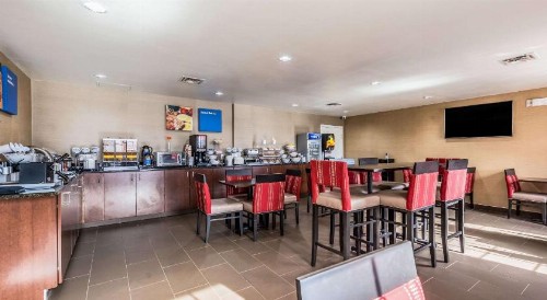 Comfort Inn & Suites Dayton North - image 16