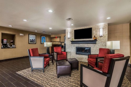 Comfort Inn & Suites Dayton North - image 2