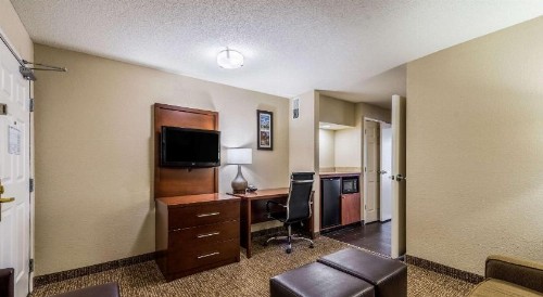 Comfort Inn & Suites Dayton North - image 26