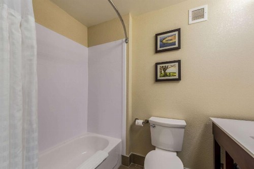 Comfort Inn & Suites Dayton North - image 33