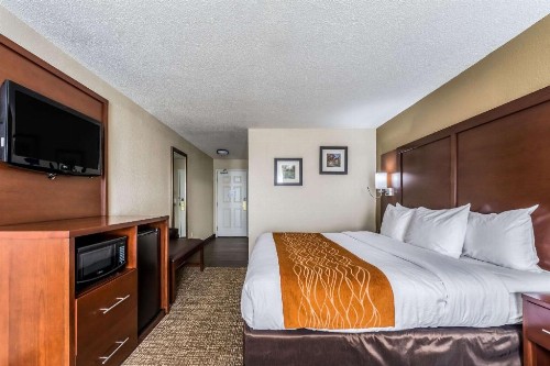 Comfort Inn & Suites Dayton North - image 36