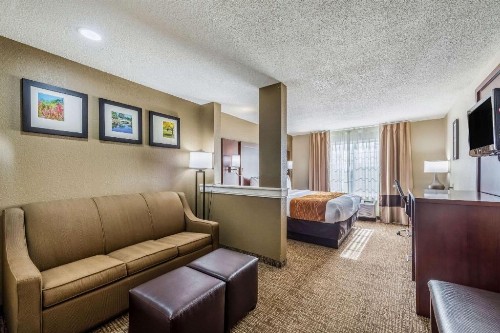 Comfort Inn & Suites Dayton North - image 38