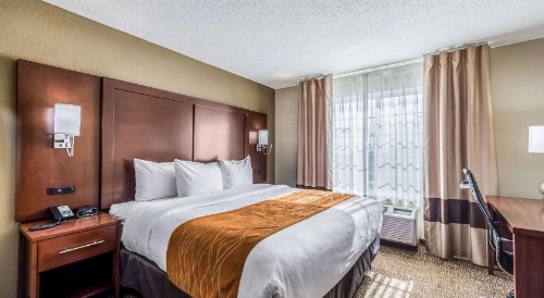 Comfort Inn & Suites Dayton North - image 39