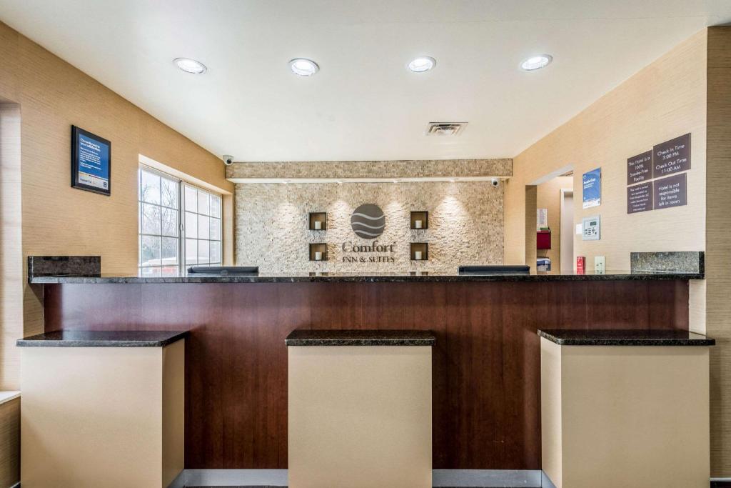 Comfort Inn & Suites Dayton North - image 4