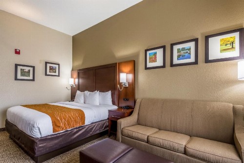 Comfort Inn & Suites Dayton North - image 40