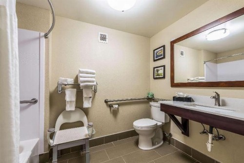 Comfort Inn & Suites Dayton North - image 42